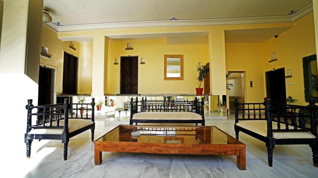 Udaigarh - Udaipur Hotel Buitenkant foto